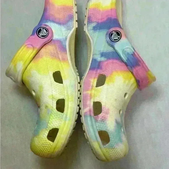 Crocs Unisex-Adult Classic Tie Dye Clogs, Pastel Tie Dye Slingback 7 Women/5 Men - Picture 8 of 10